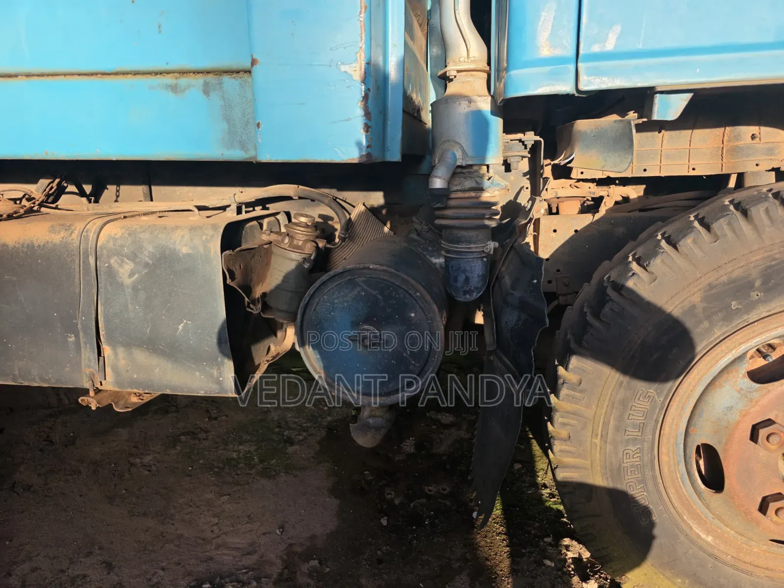 Isuzu Elf Hard Body