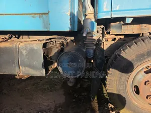Isuzu Elf Hard Body