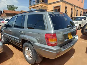 Jeep Cherokee 2000 Gray