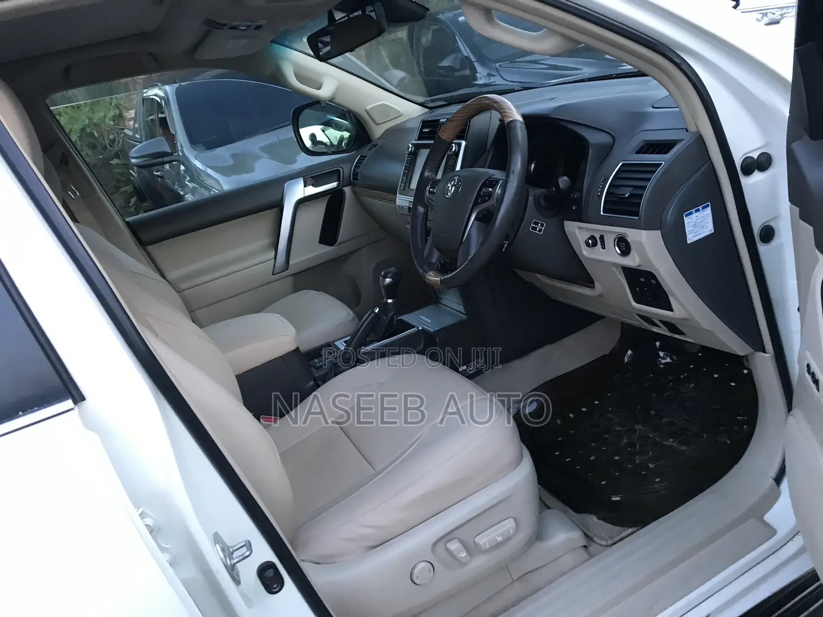 Toyota Land Cruiser 2018 White
