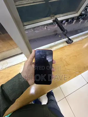 Apple iPhone 11 64 GB Red