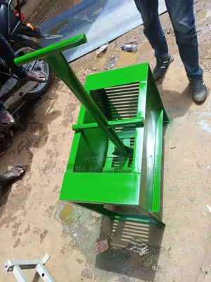 Manual Gnut Sheller