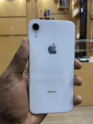 Apple iPhone XR 64 GB White