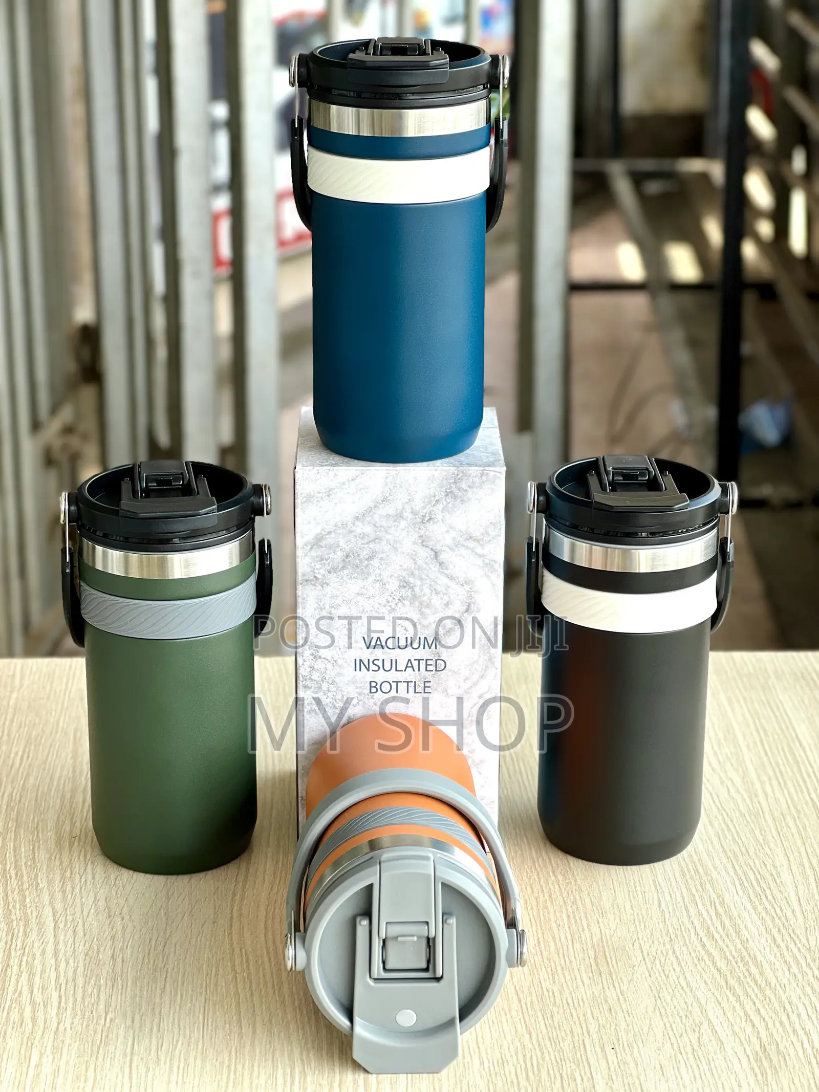 Elegant Vacuum Flask Cup With Comfortable Grip