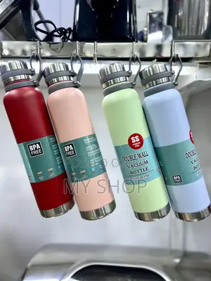 Durable Vacuum Water Bottle With Stylish Modern Design
