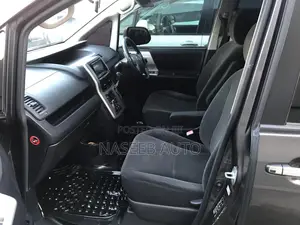 Toyota Noah 2012 Gray