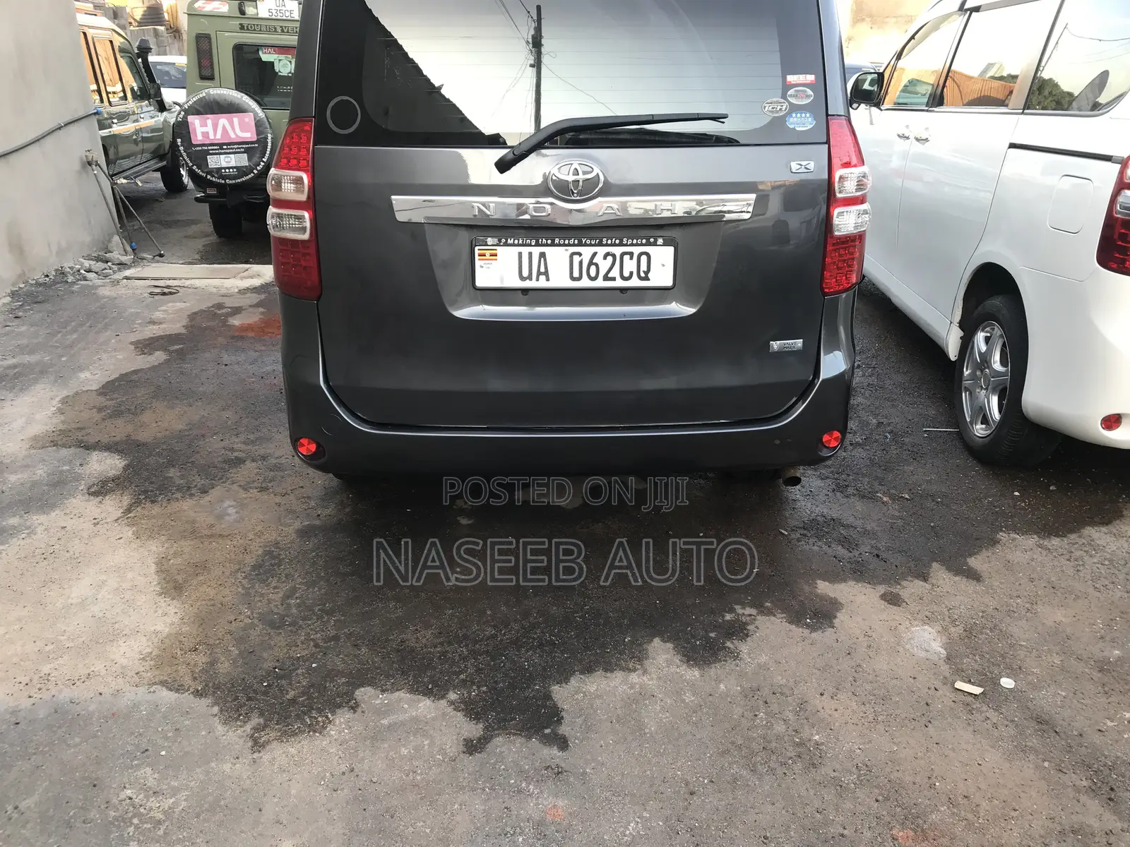 Toyota Noah 2012 Gray