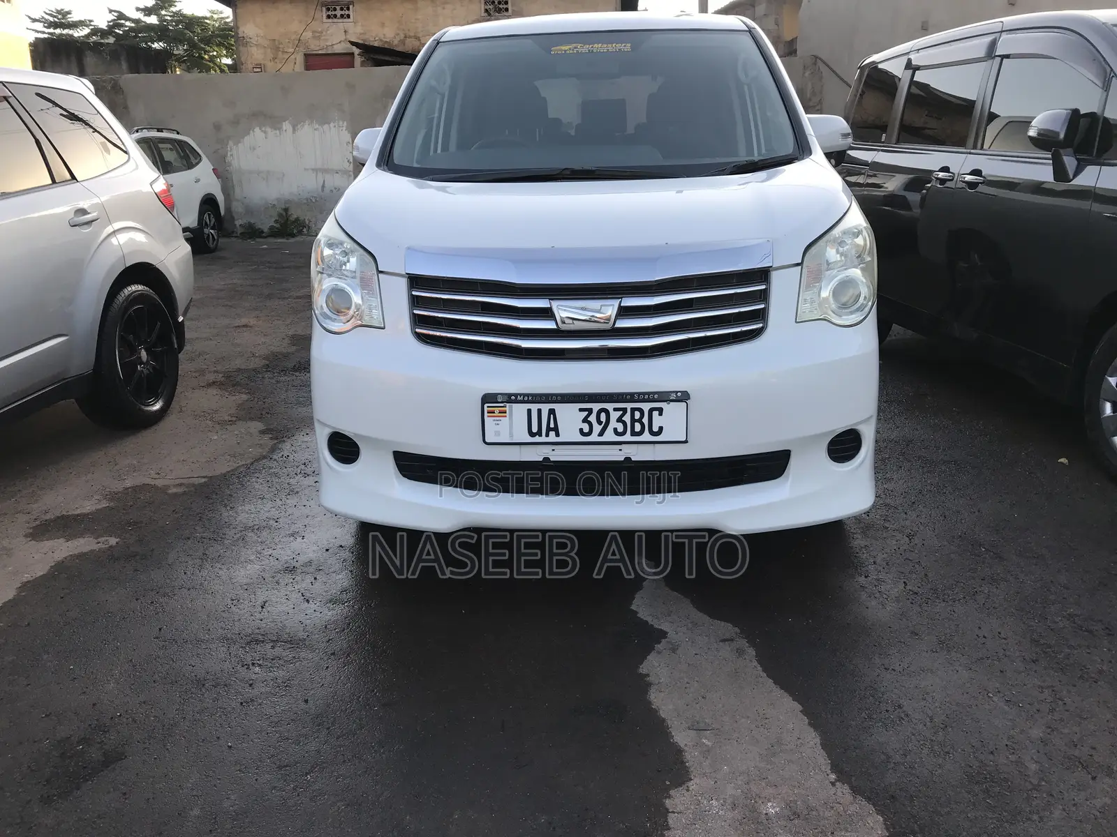 Toyota Noah 2012 White