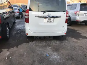 Toyota Noah 2012 White