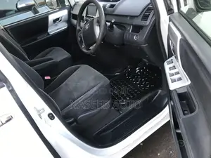 Toyota Noah 2012 White