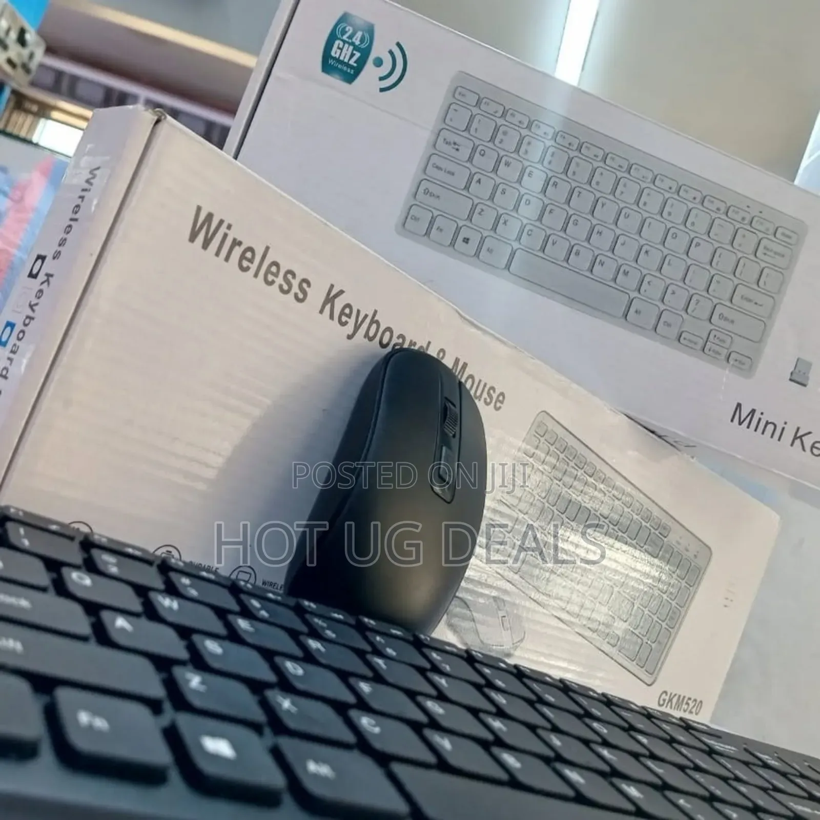 Gkm520 Wireless Keyboard and Mouse Set - Black