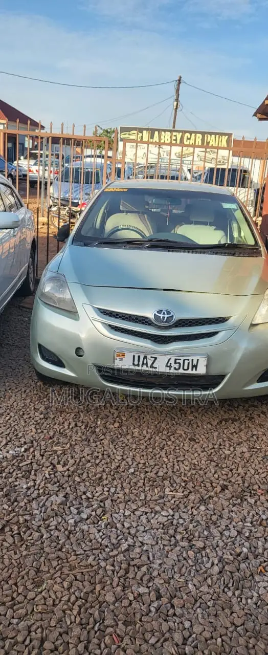 Toyota Belta 2006 Green
