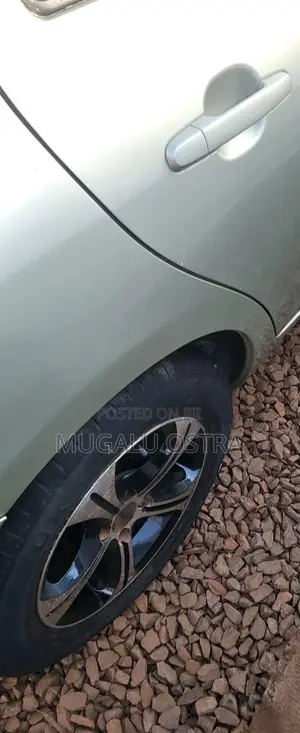 Toyota Belta 2006 Green