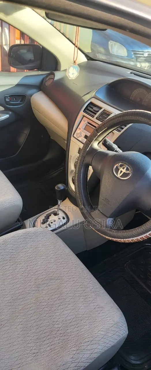Toyota Belta 2006 Green