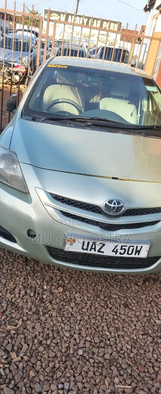 Toyota Belta 2006 Green