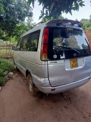 Toyota Noah 2001 Silver