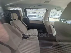 Toyota Noah 2016