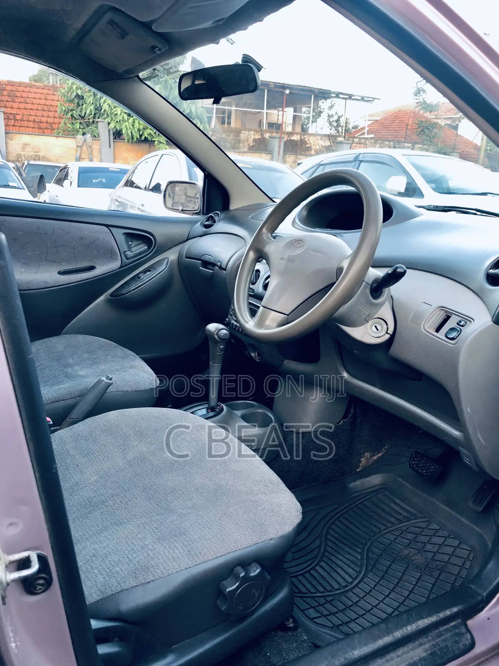 Toyota Vitz 1.3 FWD 5dr 2002 Pink