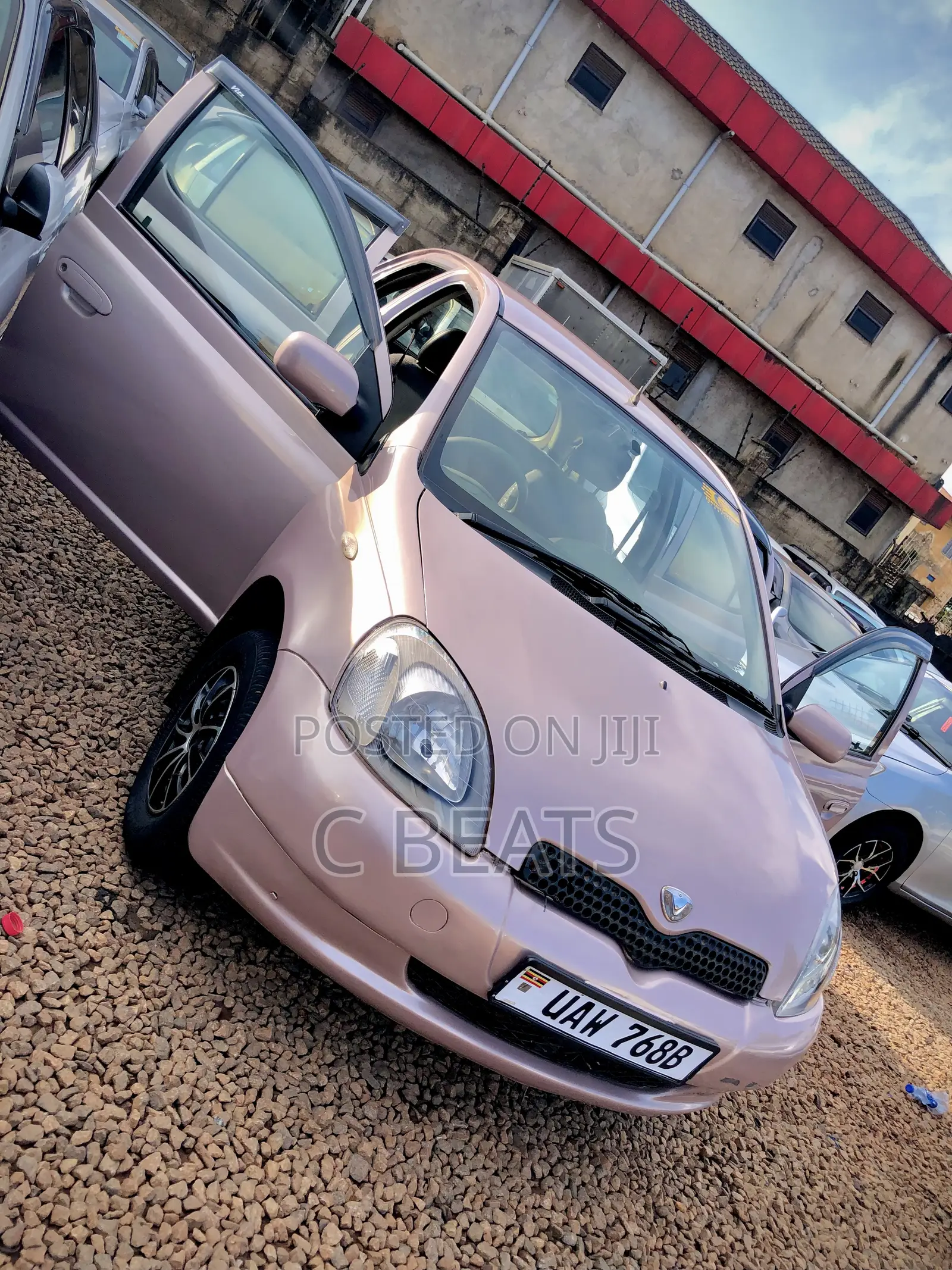 Toyota Vitz 1.3 FWD 5dr 2002 Pink