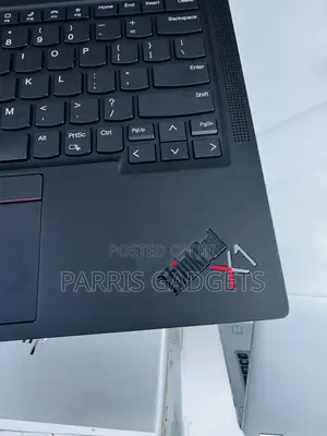 Laptop Lenovo ThinkPad X1 Carbon Gen11 16GB Intel Core i7 SSD 512GB