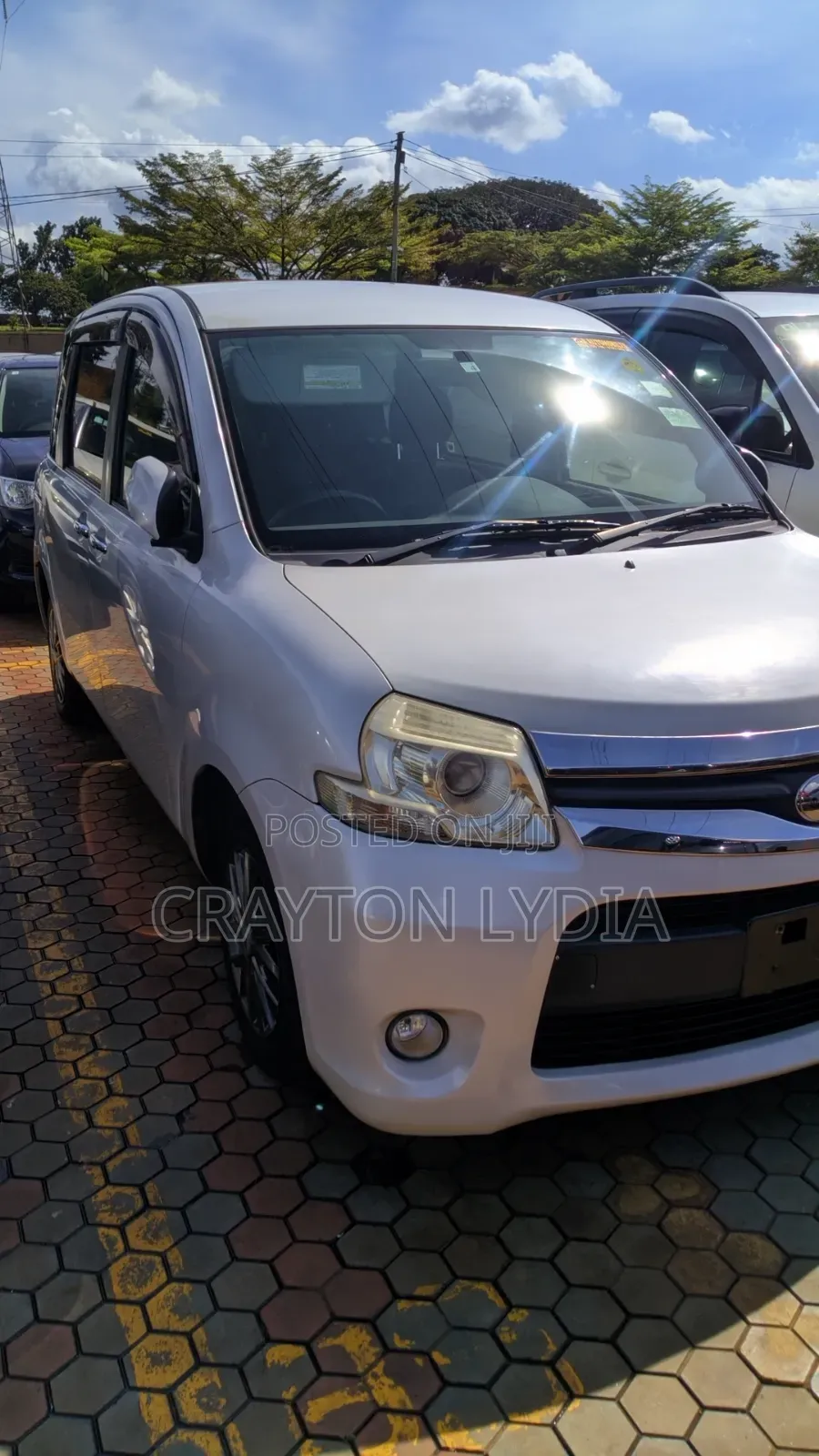 Toyota Sienta 1.5 AWD 2012 Gray