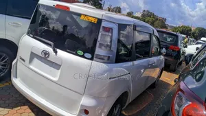 Toyota Sienta 1.5 AWD 2012 Gray