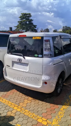 Toyota Sienta 1.5 AWD 2012 Gray