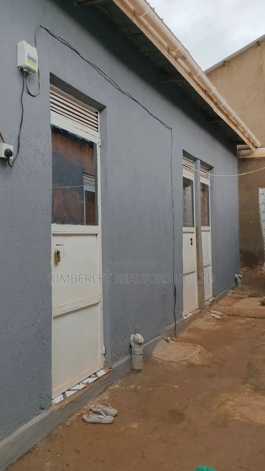16bdrm Duplex in Central Division for sale