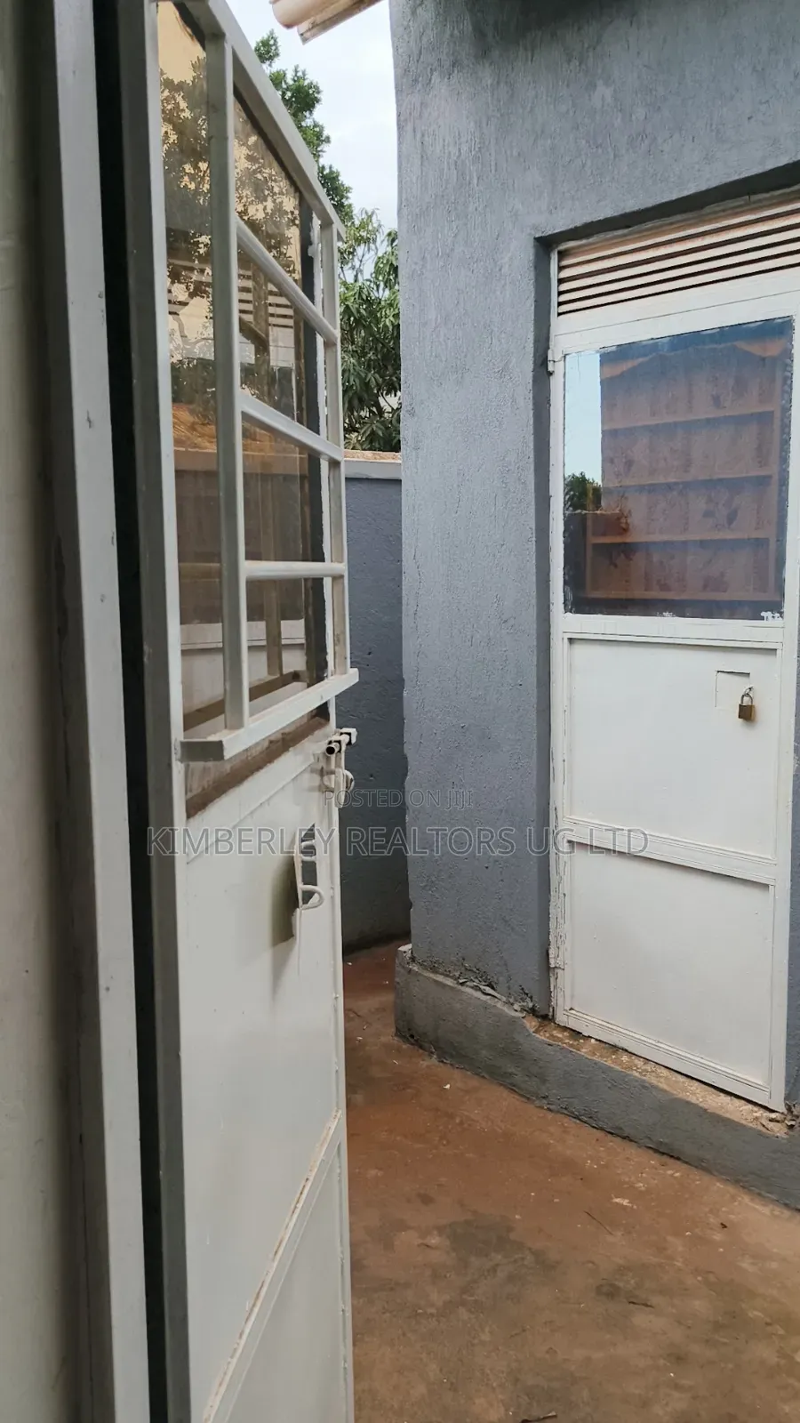 16bdrm Duplex in Central Division for sale