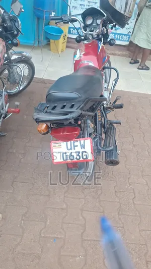 Bajaj CT 125X 2022 Red