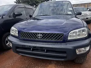 Toyota RAV4 Automatic 2000 Blue