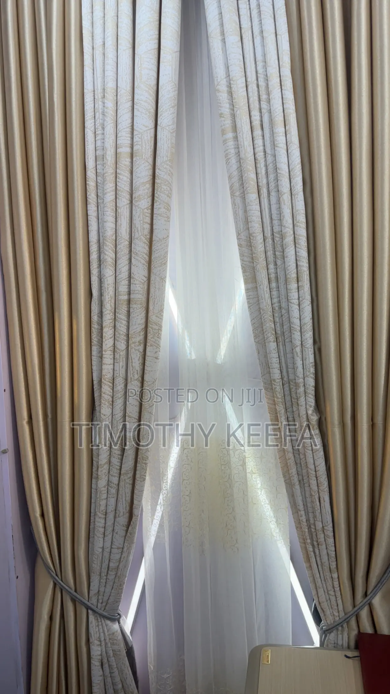 Curtains and Beddngs