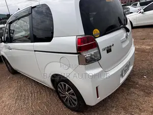Toyota Spade 2014 White