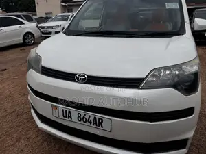 Toyota Spade 2014 White