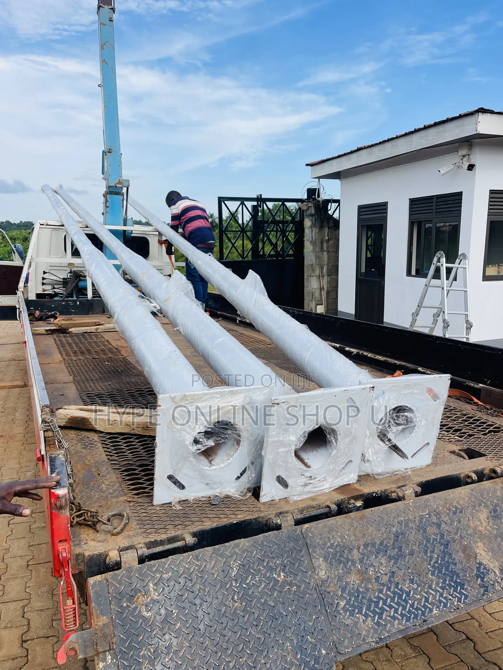 Flag Poles Built in Heavy-Duty Materials