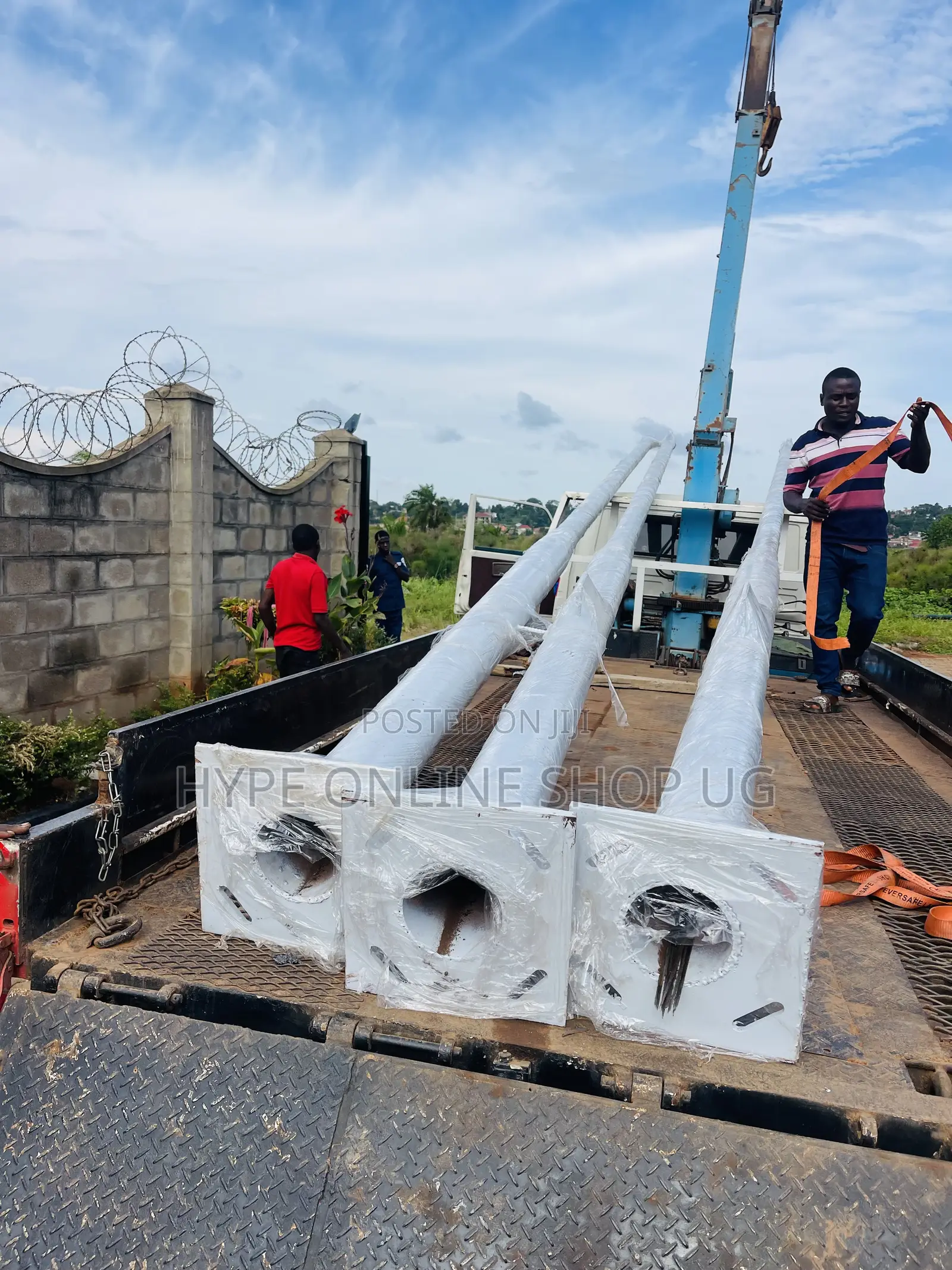 Flag Poles Built in Heavy-Duty Materials