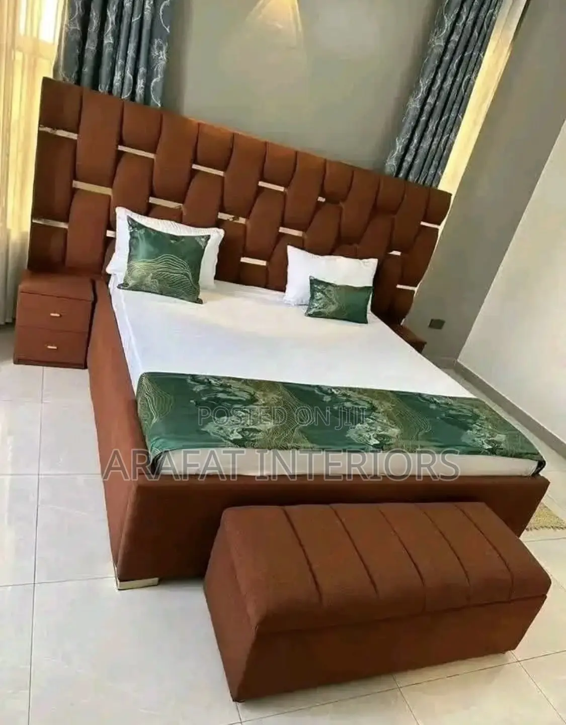 The Emerald Royale Bed – Bold Tufting, Gold Detailing