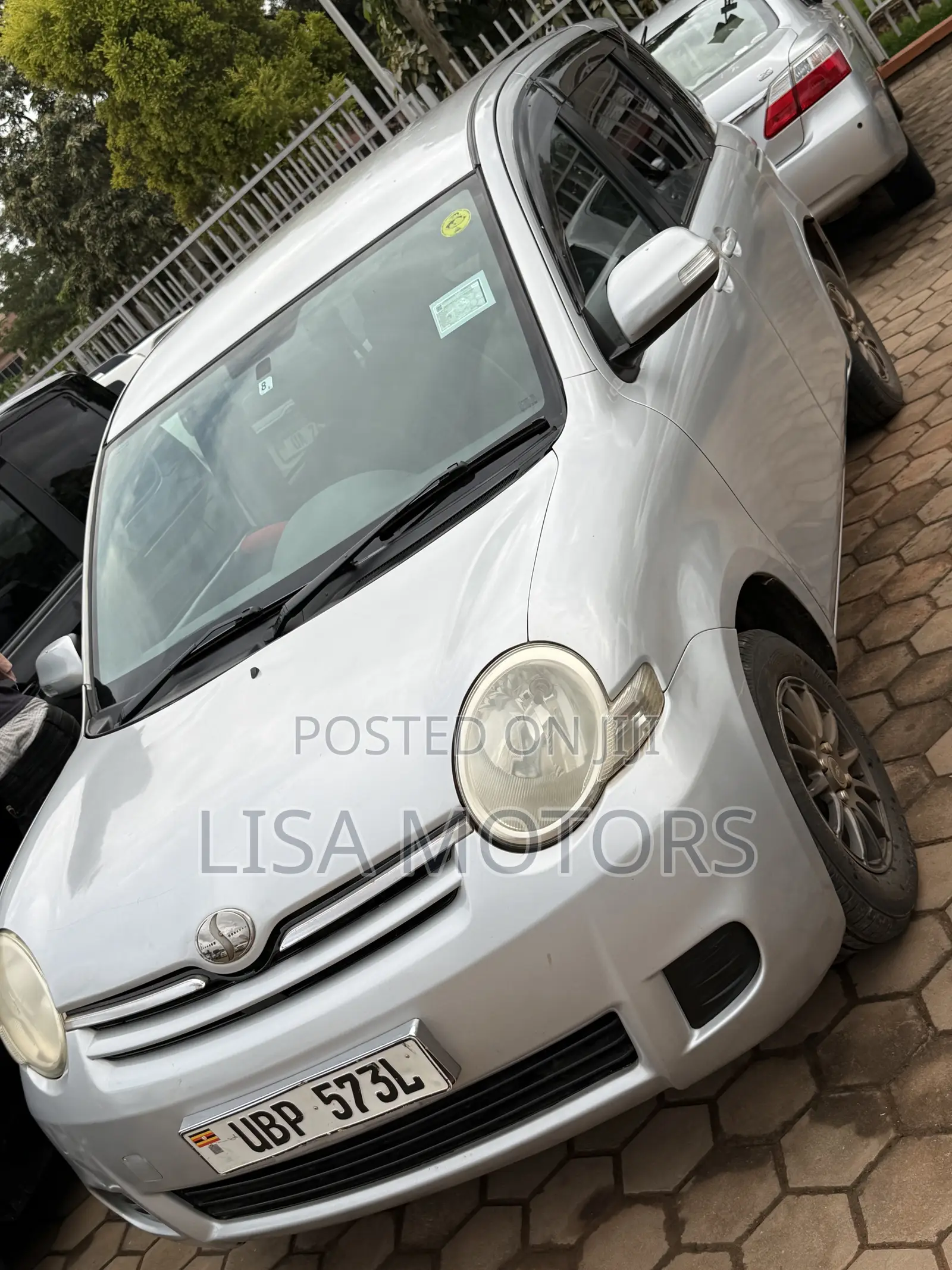 Toyota Sienta 1.5 FWD 2008 Silver