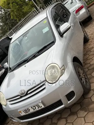 Toyota Sienta 1.5 FWD 2008 Silver