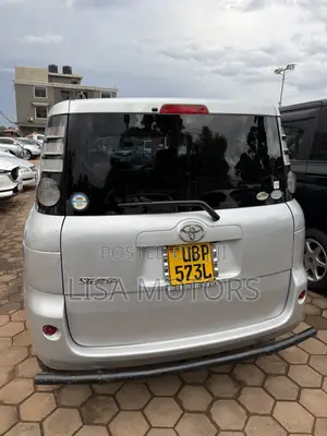Toyota Sienta 1.5 FWD 2008 Silver