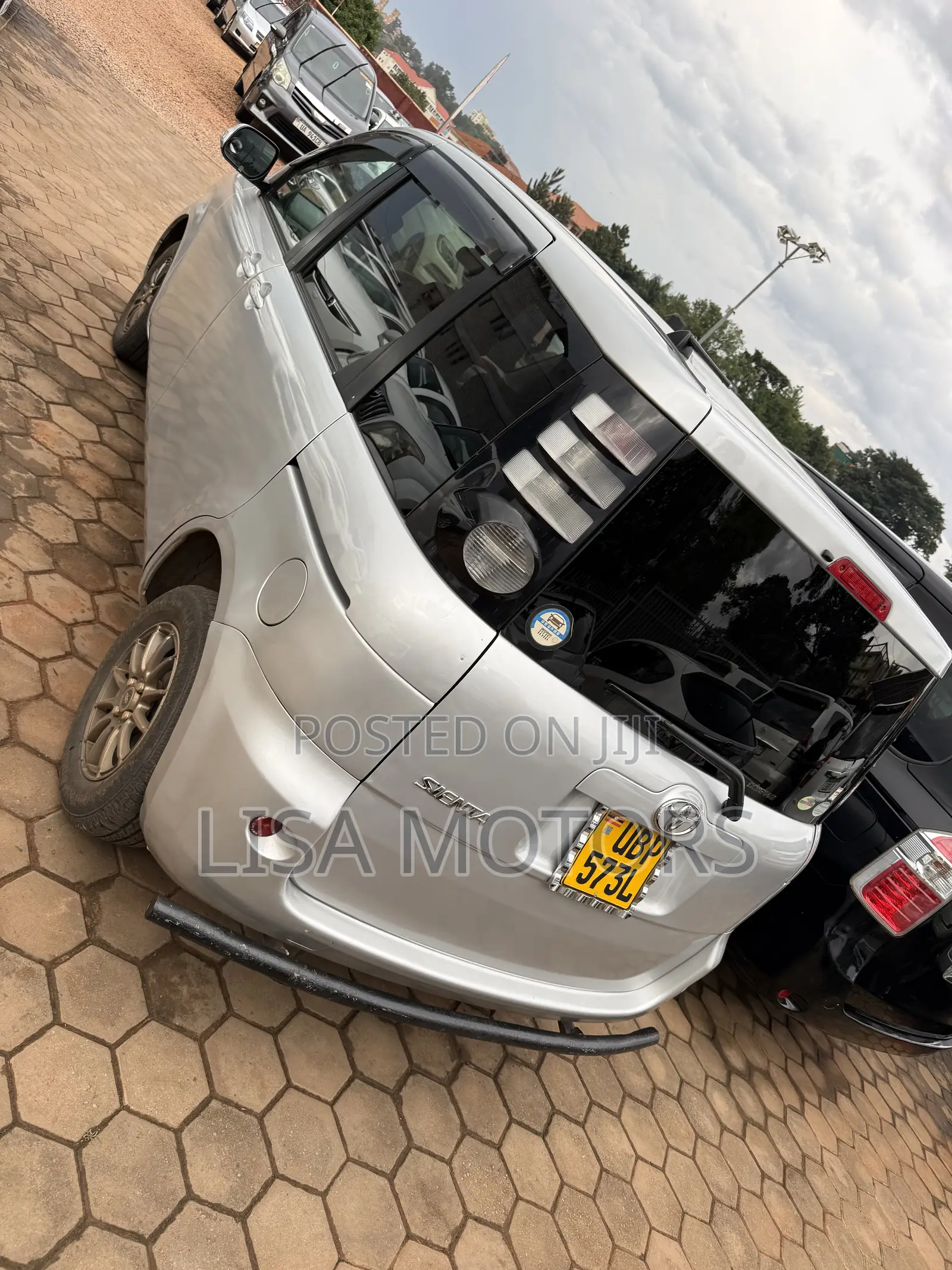 Toyota Sienta 1.5 FWD 2008 Silver
