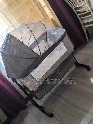 Baby Crib/Bed