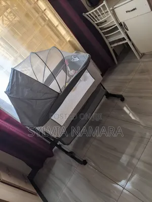 Baby Crib/Bed