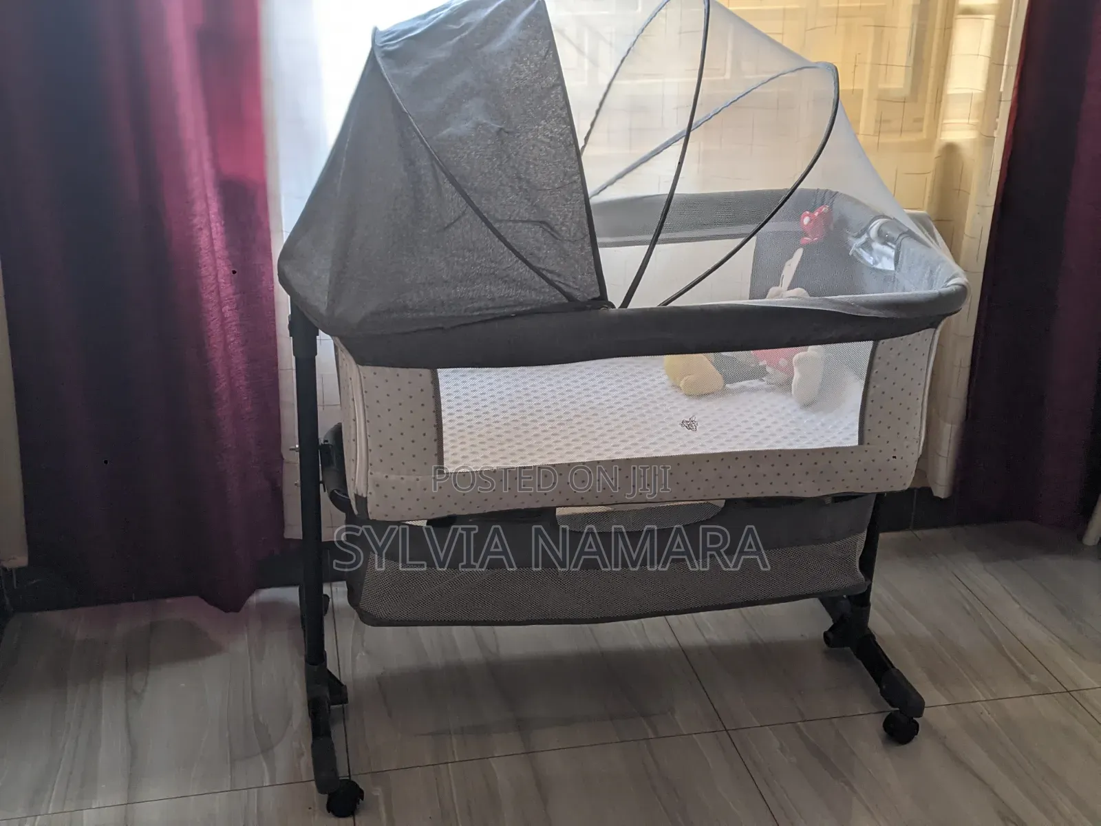 Baby Crib/Bed
