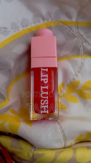 Lipgloss Shiny and Smooth