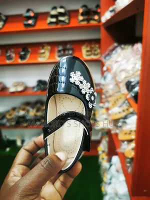 Girls' Glossy Strap Flat Shoes