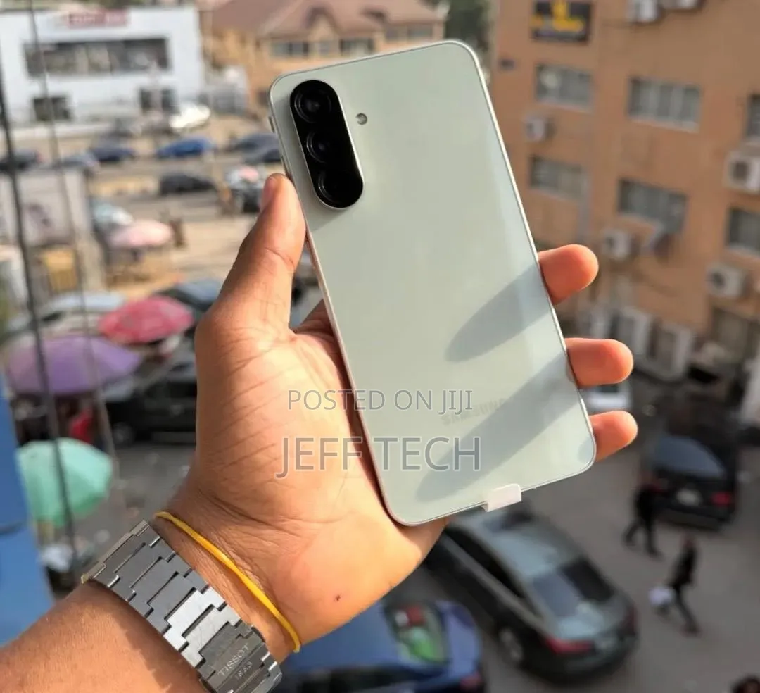 New Samsung Galaxy A56 256 GB Green
