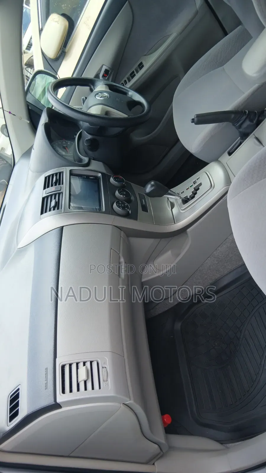 Toyota Axio 2010 Silver