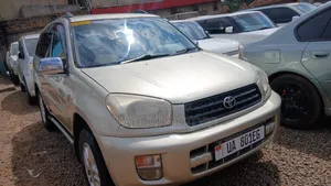Toyota RAV4 Automatic 2003 Gold