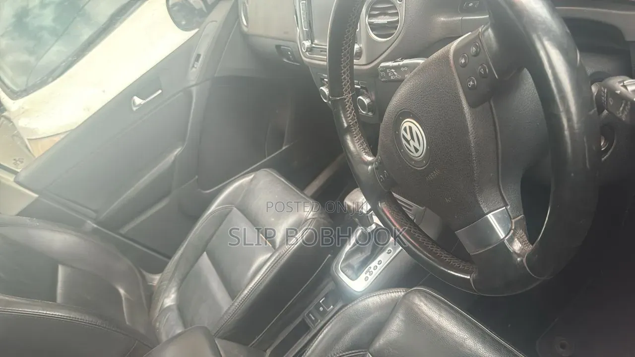 Volkswagen Tiguan SE 2010 White